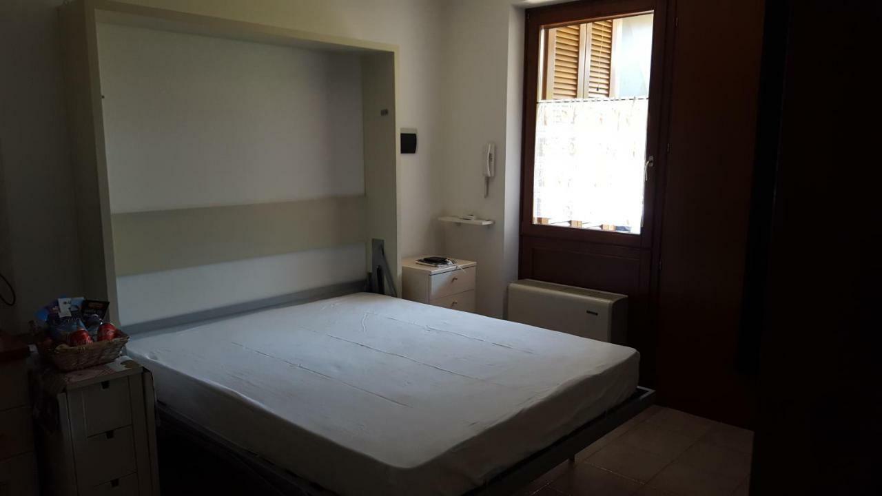 Appartamento Michele Tre Piscine Caraibiche Desenzano Del Garda Desenzano del Garda Exterior foto